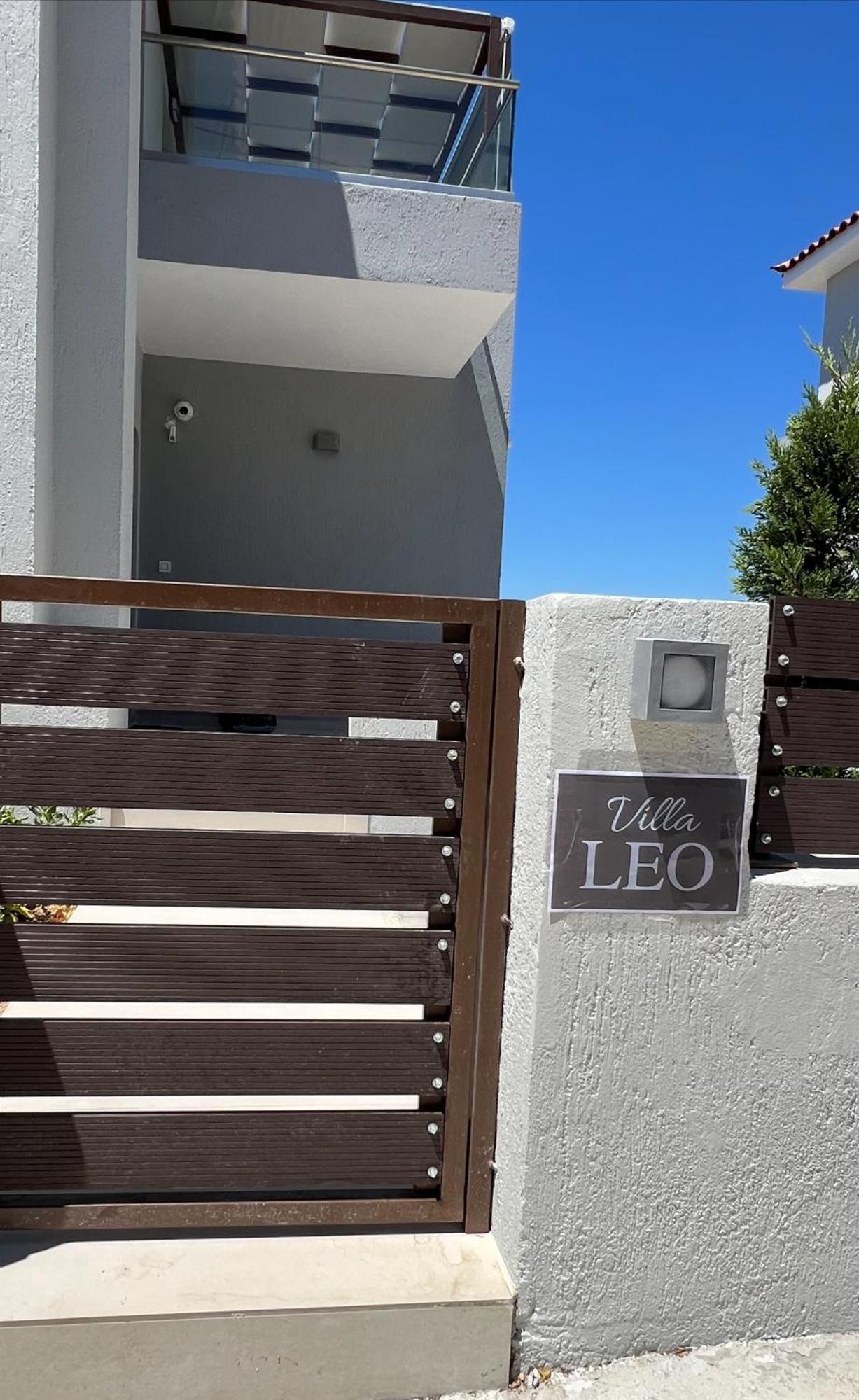 Leo Aigina Vathi (Aegina)